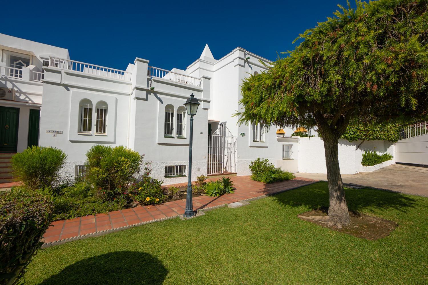 Urb. Alhambra 3 Villa Nerja Luaran gambar